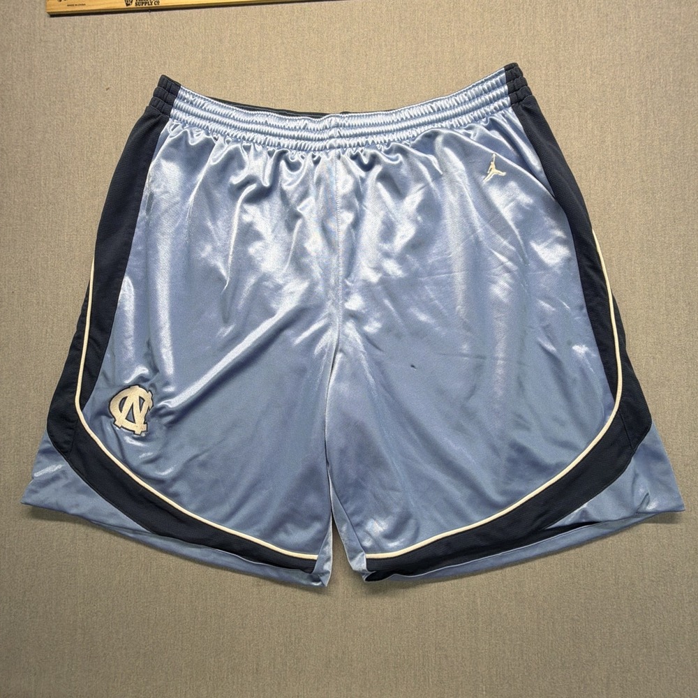 Y2K Air Jordan North Carolina Tar Heels Basketball Shorts XXL Dazzle 90s